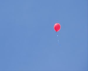 Preview wallpaper balloon, flight, lonely, sky