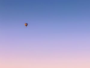 Preview wallpaper balloon, flight, sky, gradient