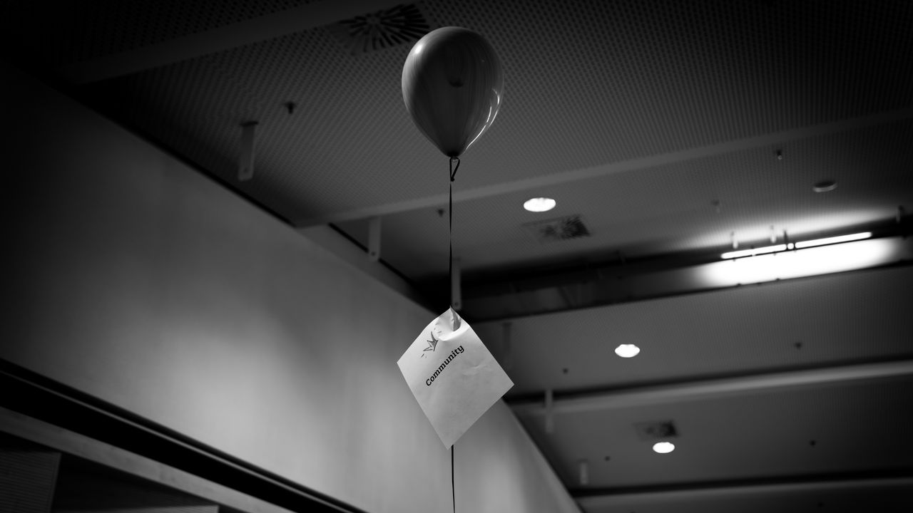 Wallpaper balloon, inscription, bw