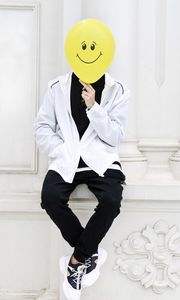 Preview wallpaper balloon, smile, smiley, man