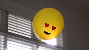 Preview wallpaper balloon, smiley, smile, happiness, love