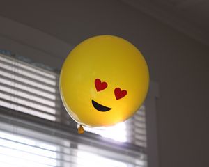 Preview wallpaper balloon, smiley, smile, happiness, love