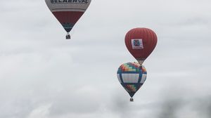 Preview wallpaper balloons, balloon, colorful, flight