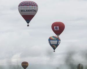 Preview wallpaper balloons, balloon, colorful, flight