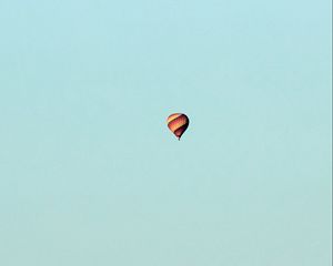 Preview wallpaper balloons, mountains, rocks, flight