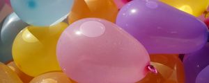 Preview wallpaper balloons, water, colorful