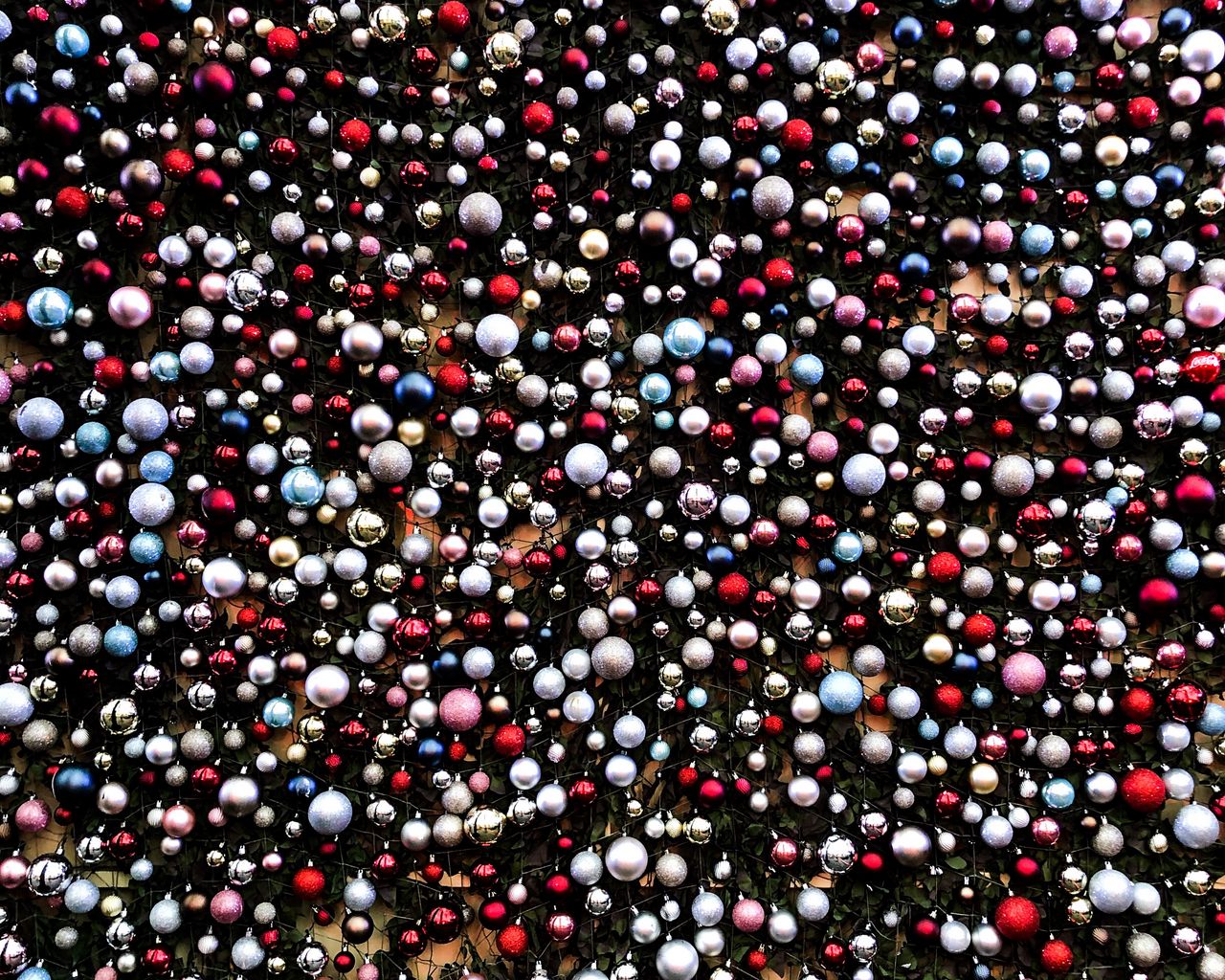 1280x1024 Wallpaper balls, decorations, colorful, christmas, new year