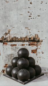 Preview wallpaper balls, wall, paint