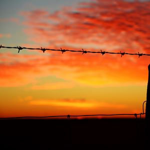 Preview wallpaper barbed wire, sunset, horizon