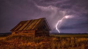 Preview wallpaper barn, lightning, sky, clouds