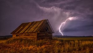 Preview wallpaper barn, lightning, sky, clouds