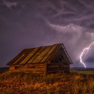 Preview wallpaper barn, lightning, sky, clouds