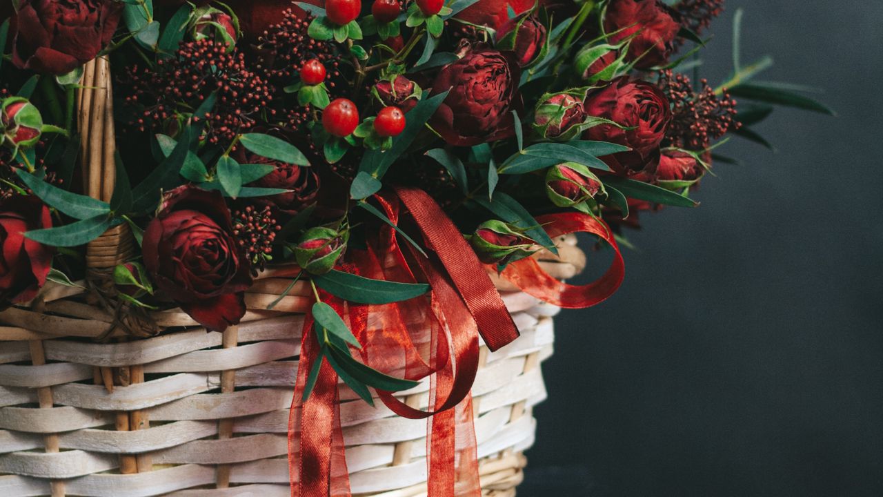 Wallpaper basket, bouquet, flowers, branches, berries