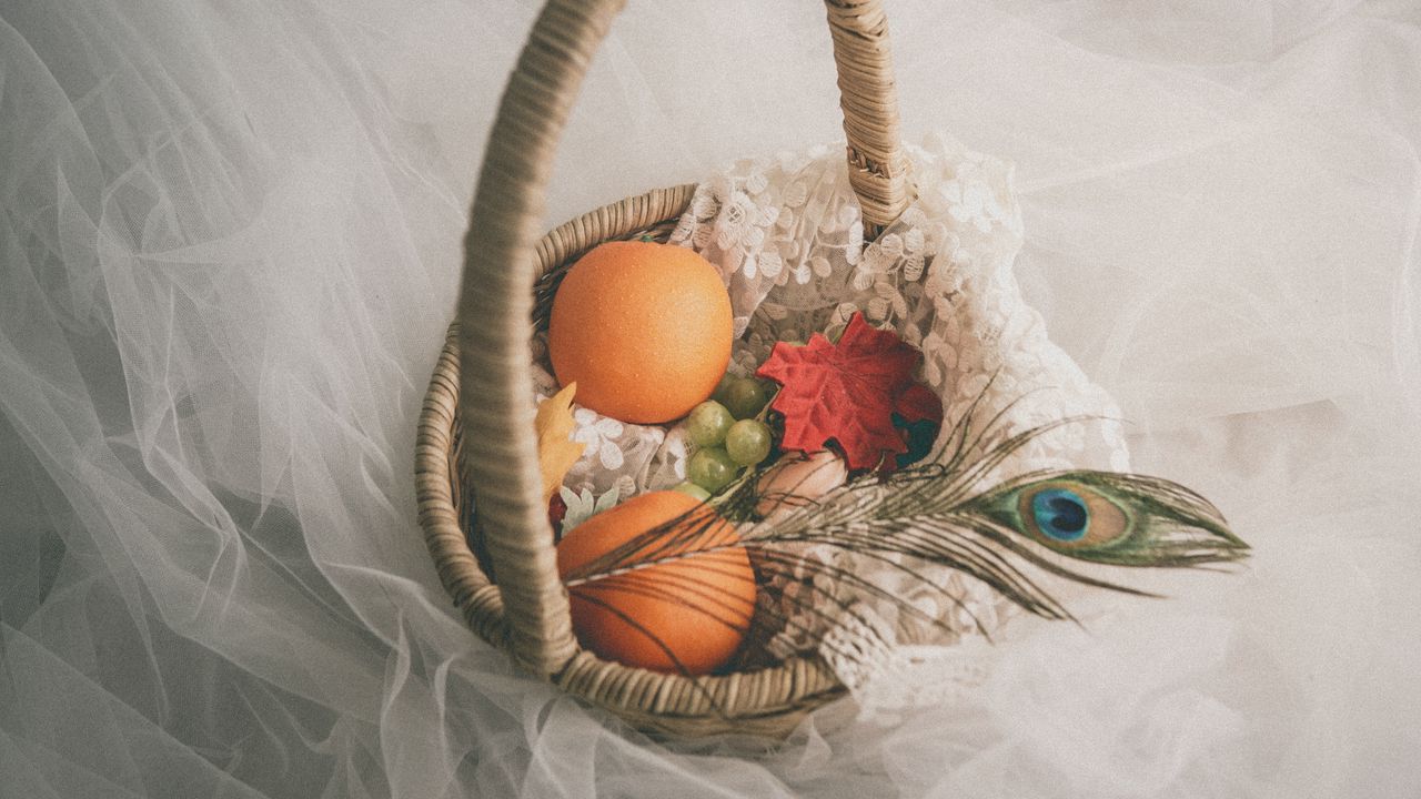Wallpaper basket, fruit, leaves, feather