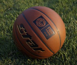 Preview wallpaper basketball ball, basketball, ball, grass