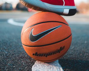 Preview wallpaper basketball ball, basketball, leg, playground