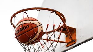 Preview wallpaper basketball, ball, basketball net, basketball hoop, backboard
