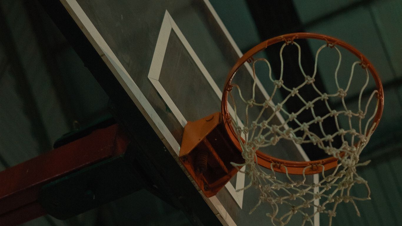 Download wallpaper 1366x768 basketball, basketball net, basketball hoop