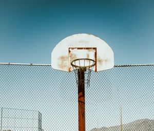 Preview wallpaper basketball court, old, grid, fence