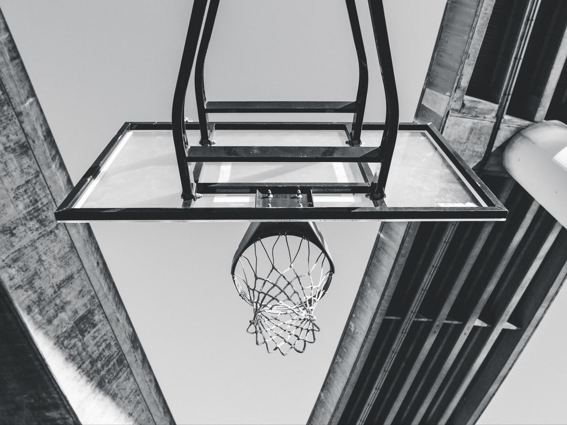 1152x864 Wallpaper basketball, ring, mesh, bw