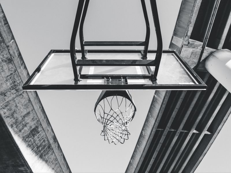 800x600 Wallpaper basketball, ring, mesh, bw