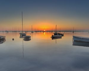 Preview wallpaper bay, boats, sunset, sea, dusk, quiet