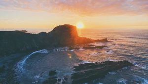 Preview wallpaper bay, sunset, rocks, sun