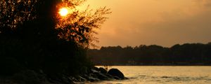 Preview wallpaper beach, coast, sunset, sea, glare