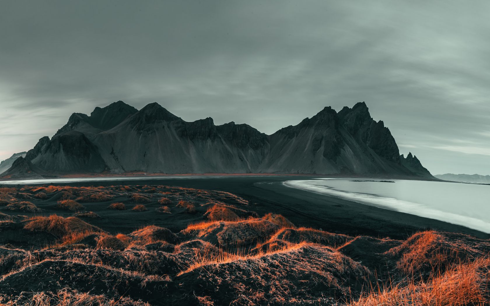 Исландия горы море