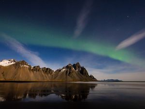 Preview wallpaper beach, mountains, northern lights, basics, night