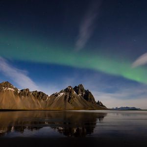 Preview wallpaper beach, mountains, northern lights, basics, night