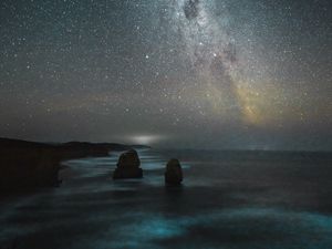 Preview wallpaper beach, night, starry sky, milky way, sea