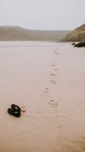 Preview wallpaper beach, sand, footprints