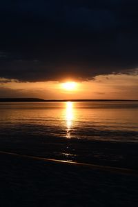 Preview wallpaper beach, sea, horizon, sun, sunset, dark