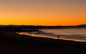 Preview wallpaper beach, sea, silhouettes, twilight, dark