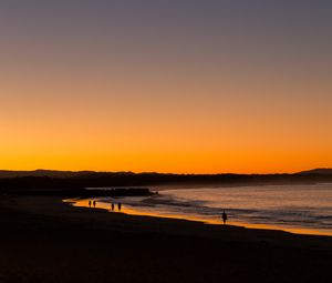 Preview wallpaper beach, sea, silhouettes, twilight, dark