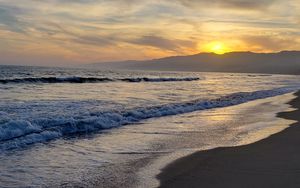 Preview wallpaper beach, sea, waves, sunset, landscape