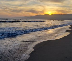 Preview wallpaper beach, sea, waves, sunset, landscape