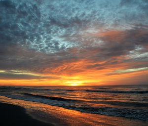 Preview wallpaper beach, sea, waves, sunset, nature, landscape