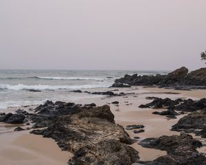 Preview wallpaper beach, seagulls, birds, rocks, waves