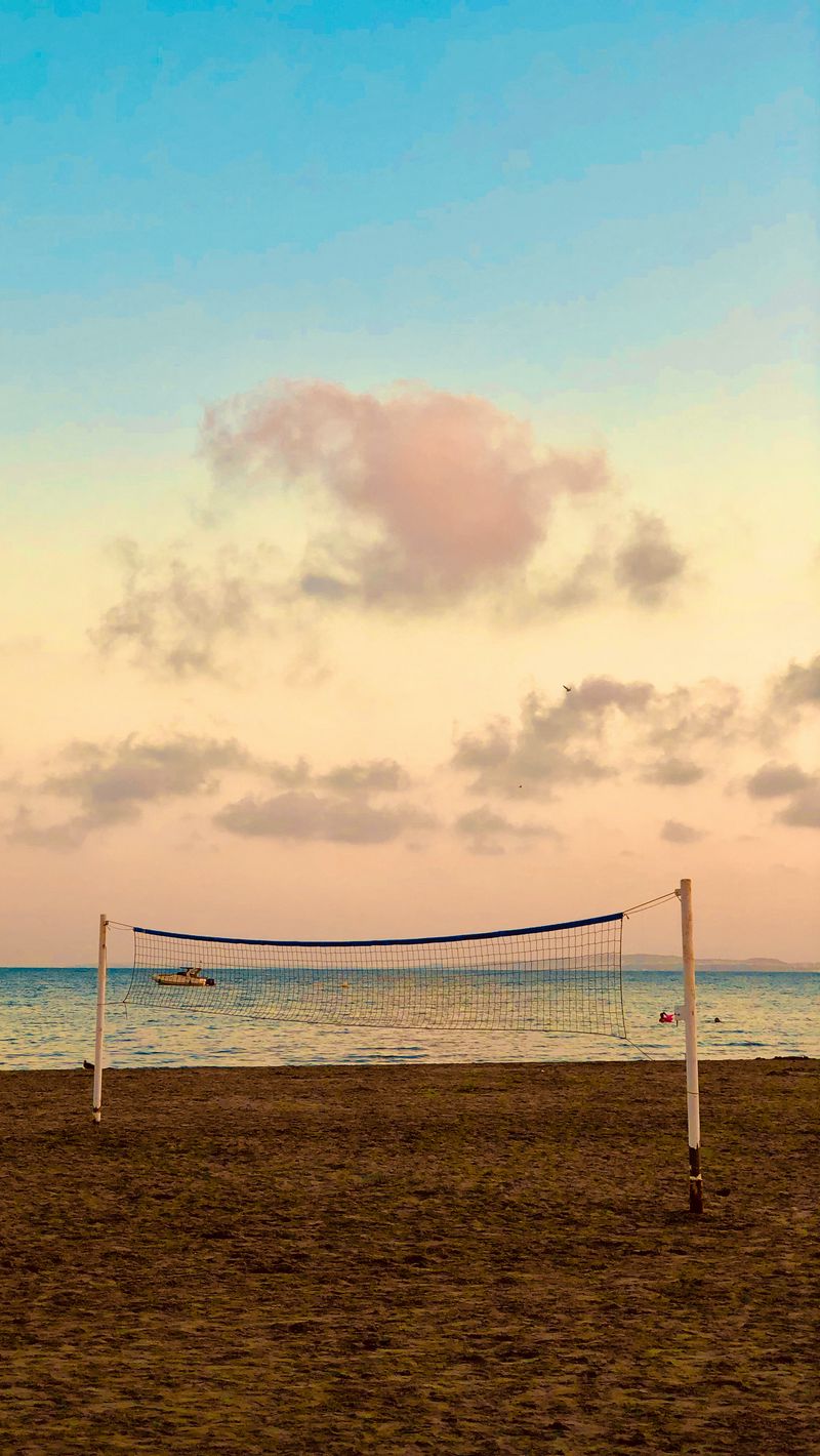 Download wallpaper 800x1420 beach, volleyball, volleyball net, sea, horizon  iphone se/5s/5c/5 for parallax hd background