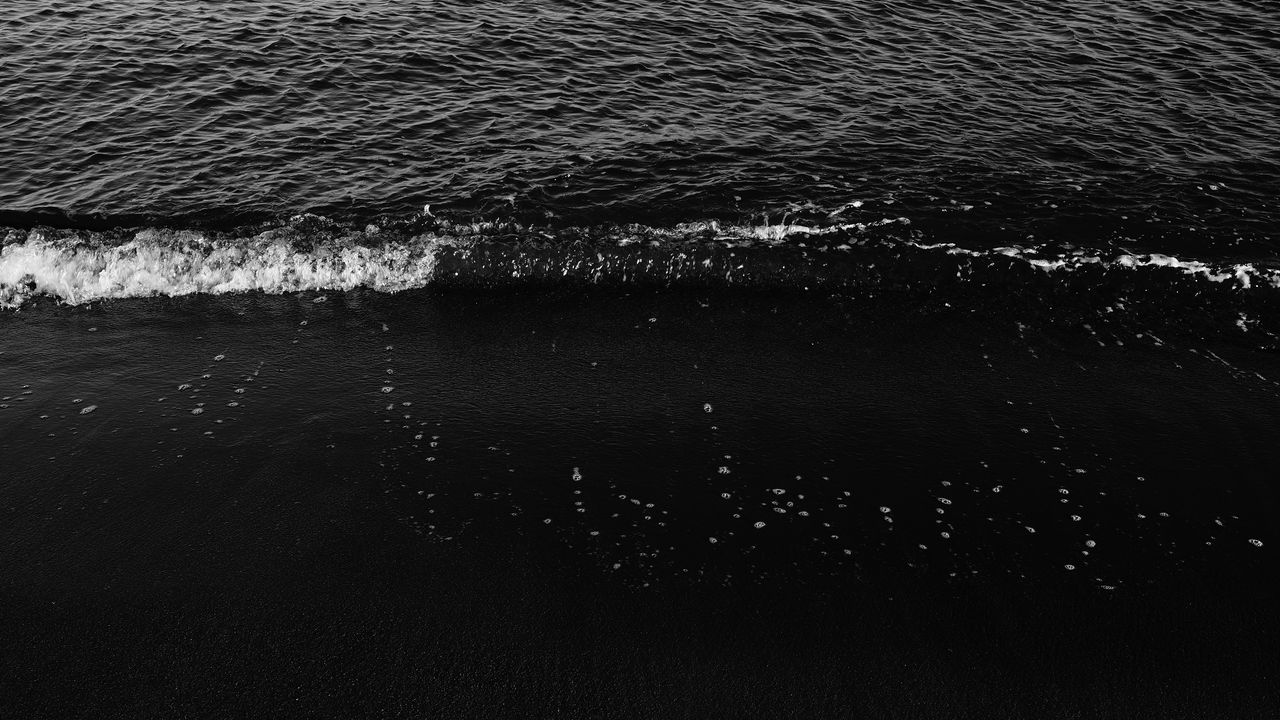 Wallpaper beach, waves, bw, sea, dark
