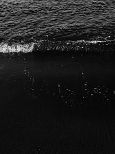 Preview wallpaper beach, waves, bw, sea, dark