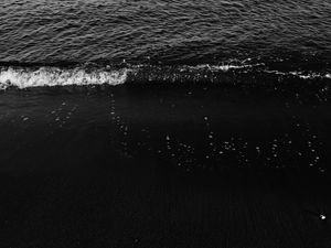 Preview wallpaper beach, waves, bw, sea, dark