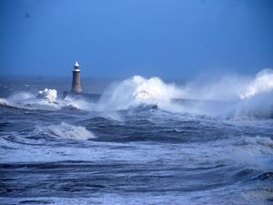 Preview wallpaper beacon, sea, ocean, storm, waves, blows, wind, bad weather