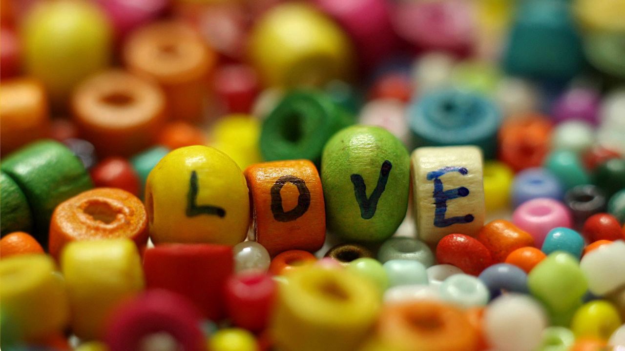 Wallpaper beads, colorful, lettering, love