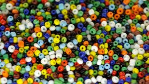 Preview wallpaper beads, colorful, lots