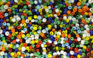 Preview wallpaper beads, colorful, lots