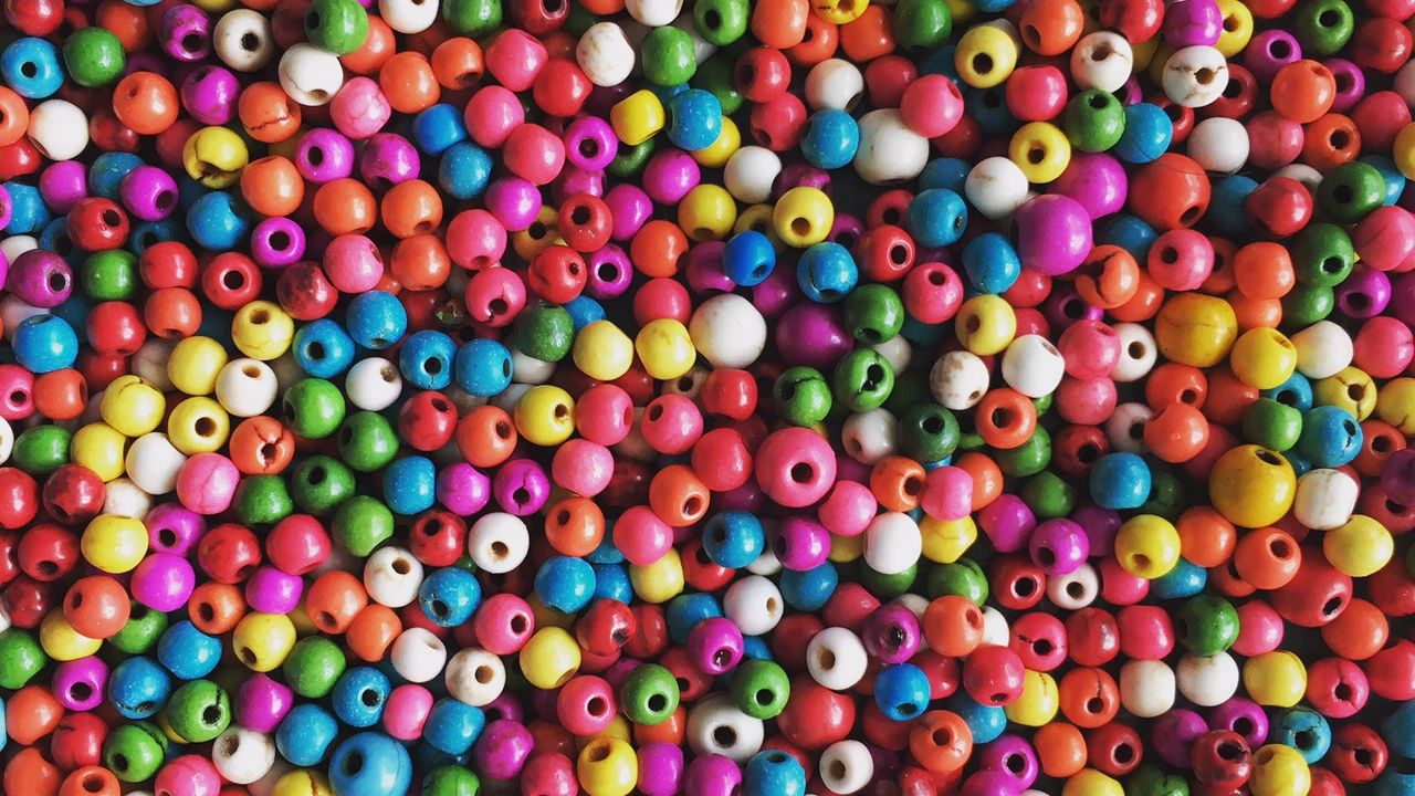 Wallpaper beads, colorful, varicoloured