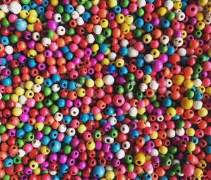 Preview wallpaper beads, colorful, varicoloured